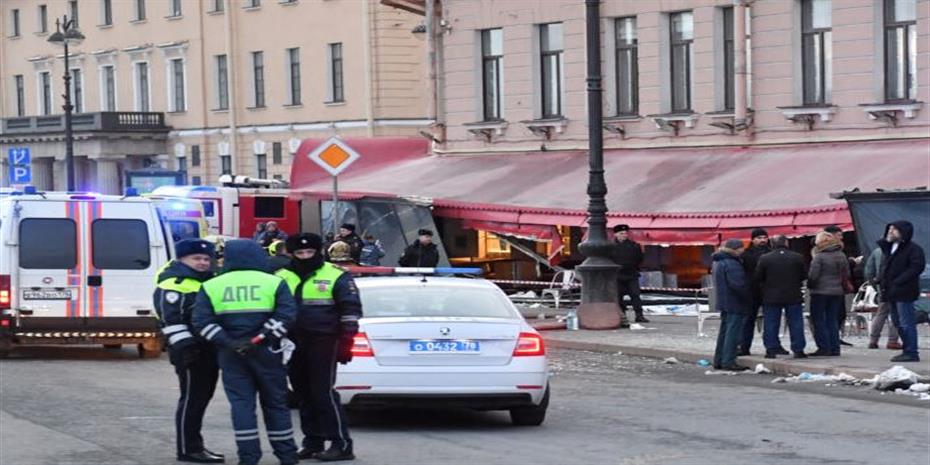 Ρωσία: 32 τραυματίες από την έκρηξη σε καφέ της Αγίας Πετρούπολης
